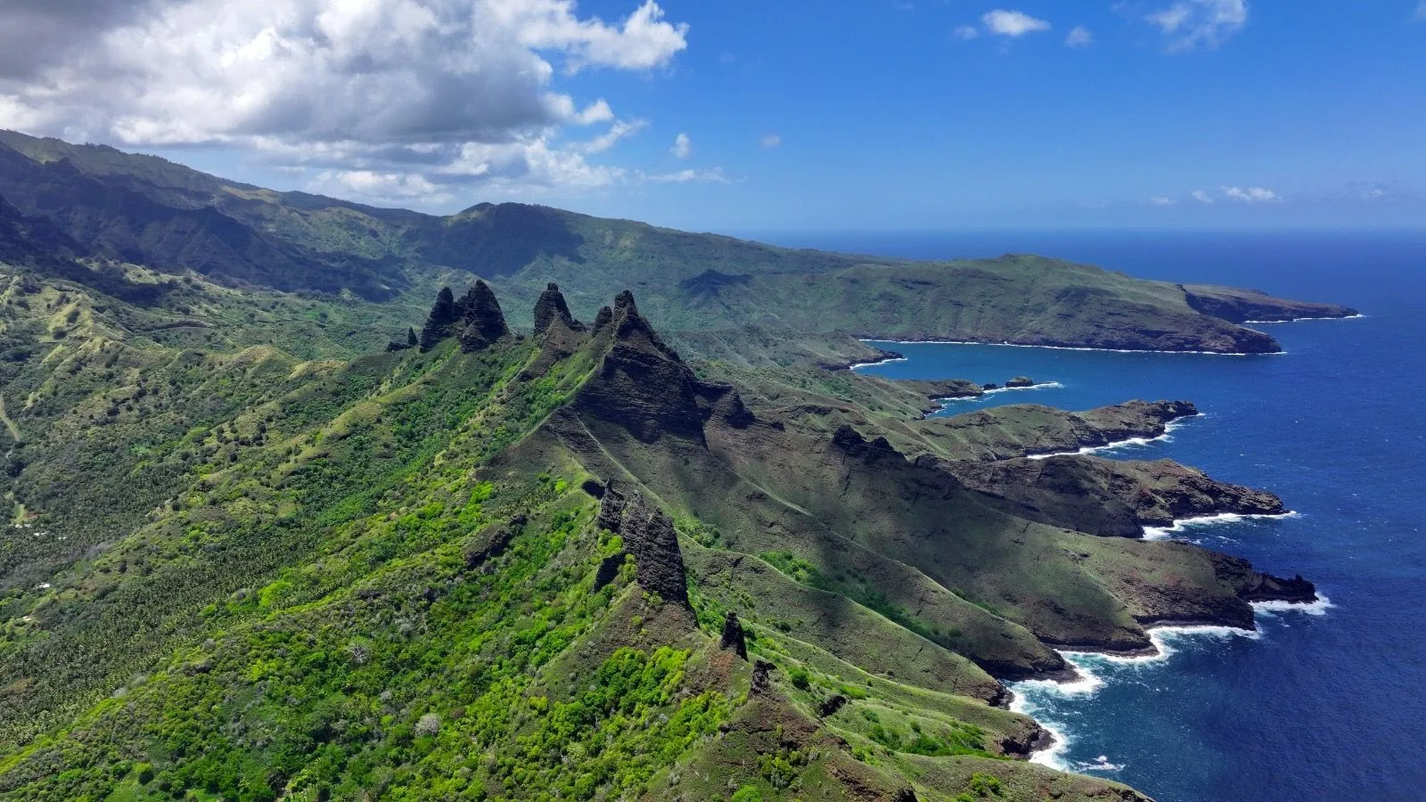 HAKAUI VALLEY, NUKU HIVA, FRENCH POLYNESIA