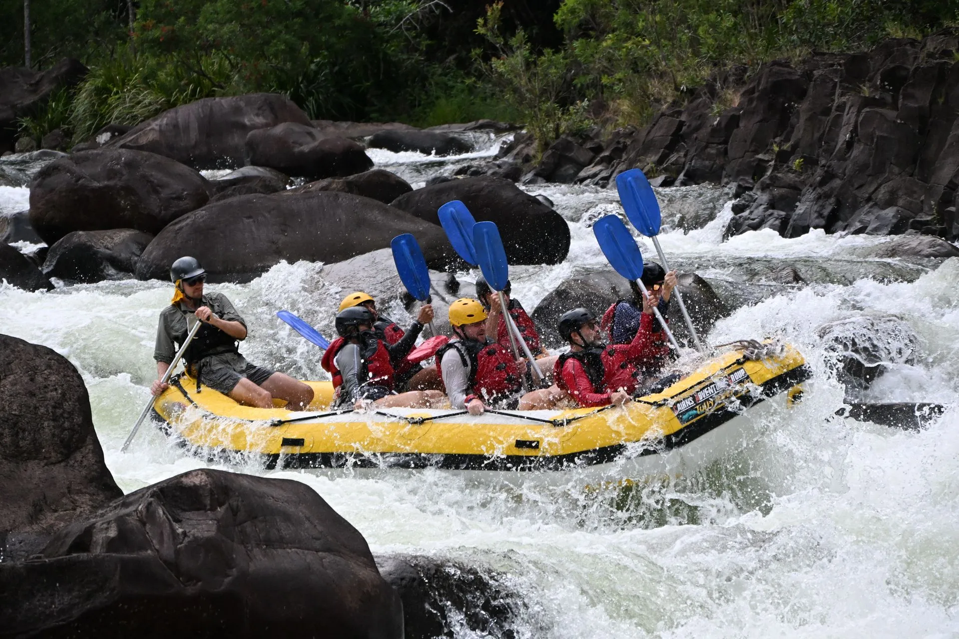 TULLY RIVER, WHITE WATER RAFTING, AUSTRALIA