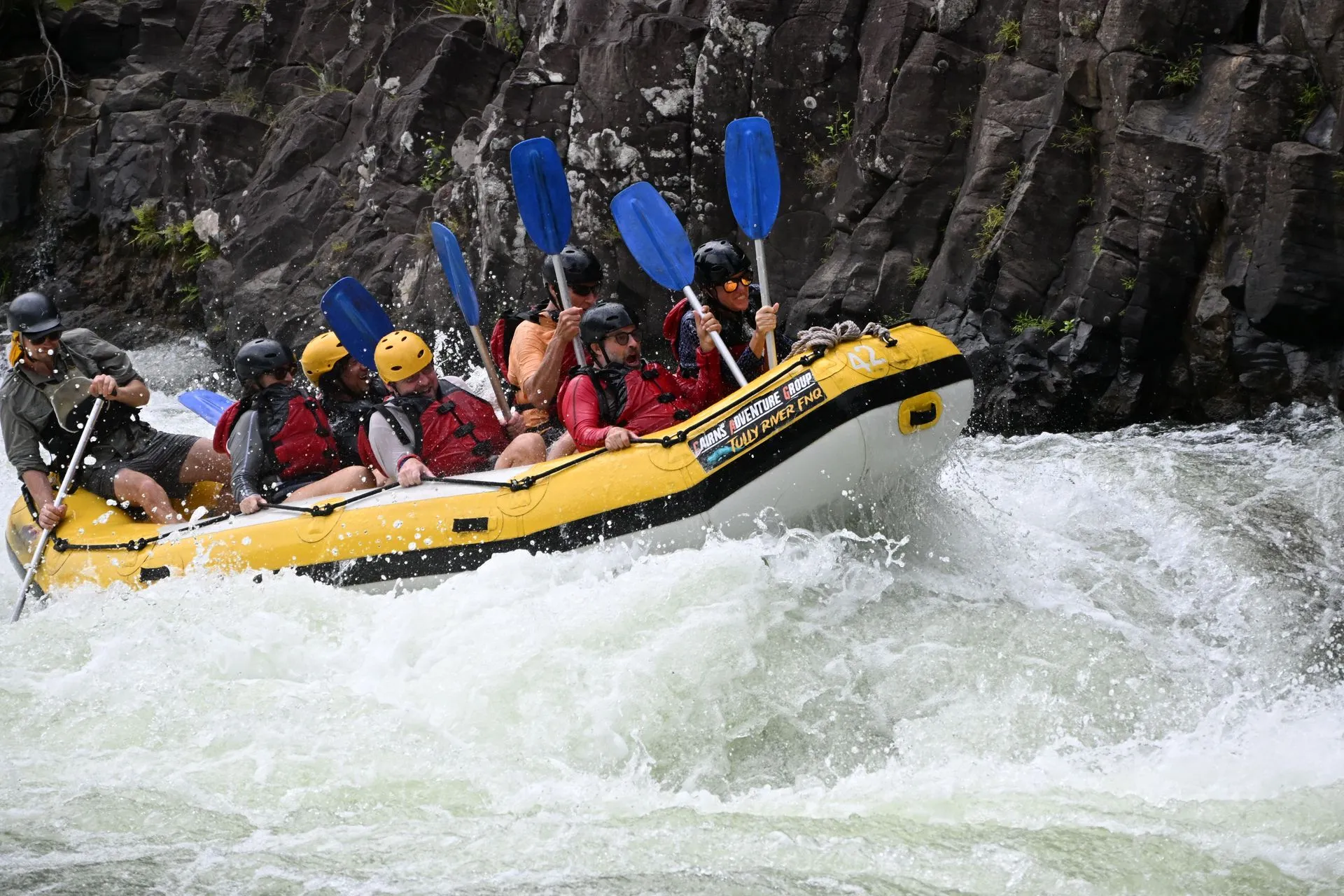 TULLY RIVER, WHITE WATER RAFTING, AUSTRALIA
