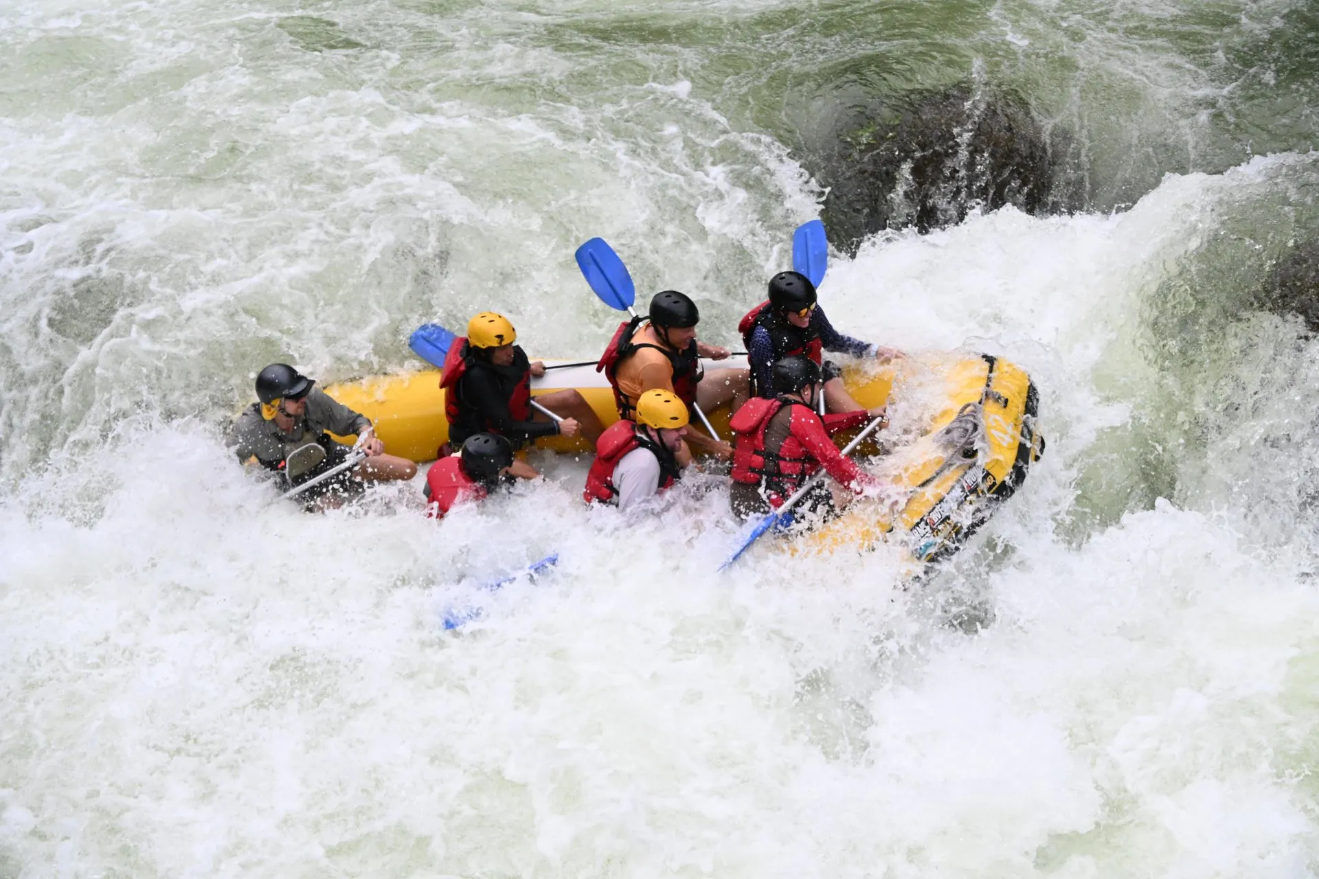 TULLY RIVER, WHITE WATER RAFTING, AUSTRALIA