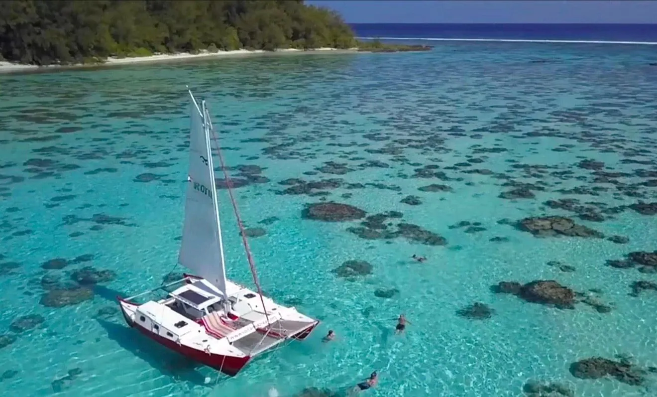 MOOREA,  FRENCH POLYNESIA - SAILING