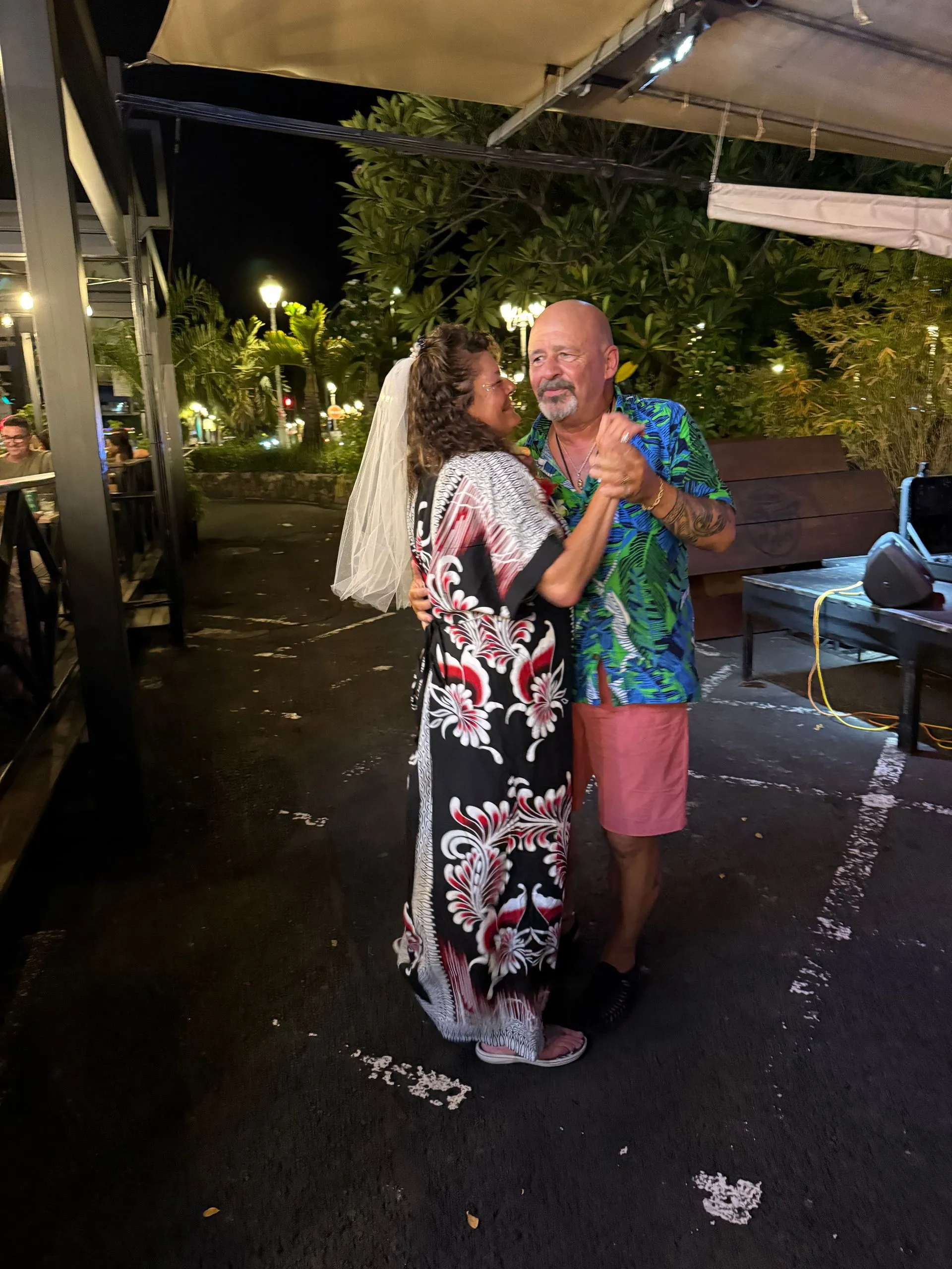 PAPEETE - NIGHT LIFE- BACHLORETTE PARTY