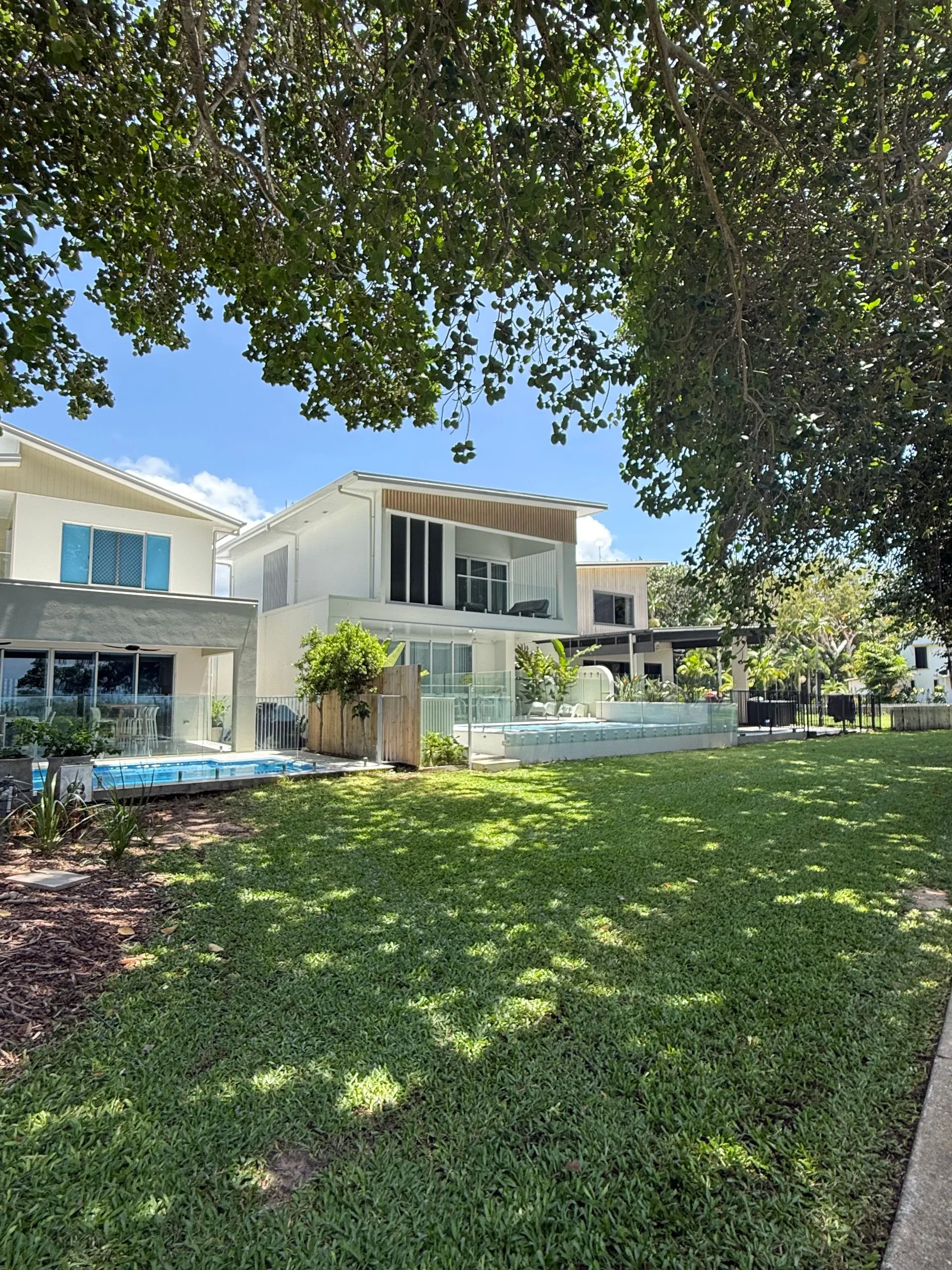 MAGNETIC ISLAND - KOALA'S