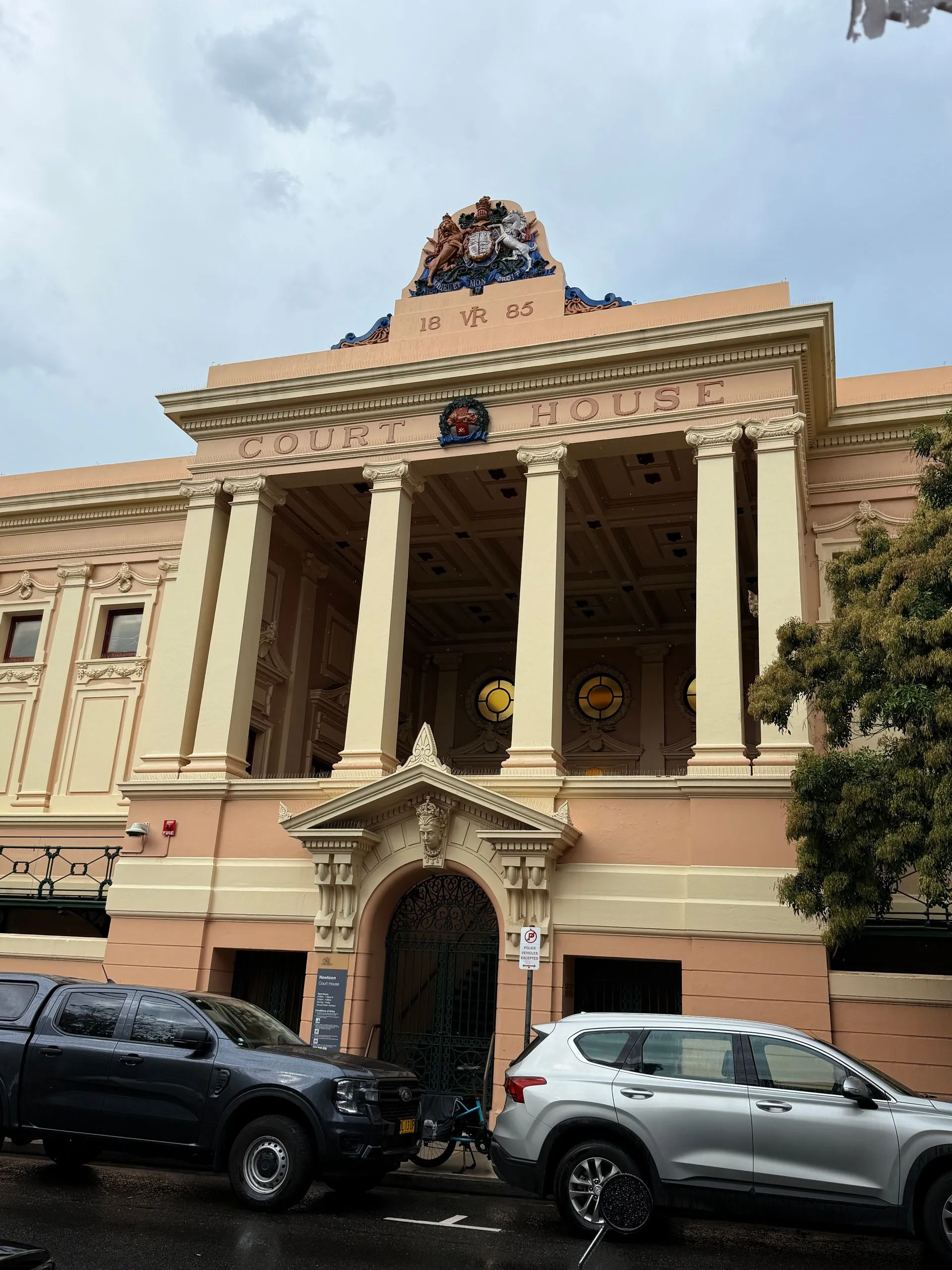 NEWTON SYDNEY, AUSTRALIA - Street Art & Food Tour