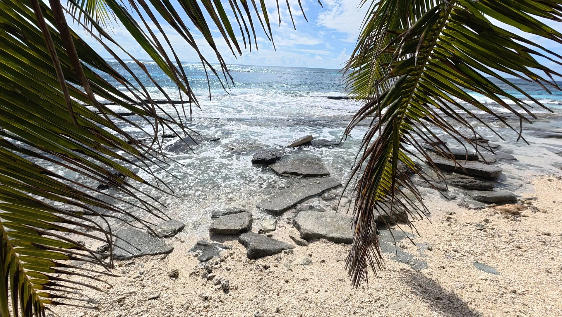 HA'APAI , TONGA - MATAFONUA RESORT